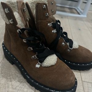 NWOT Steve Madden shearling lined boots